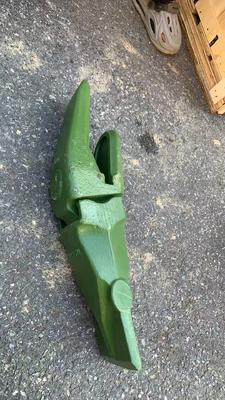 V43 Tooth Seat ESCO Style 35-45 Ton Excavator Bucket Tooth Seat Double Groove Weld-on Type Compatible with V43SYL Tooth Tip