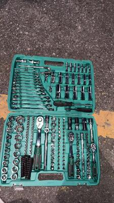 216PCS 산업용 소켓 랭치 세트, 크롬 바나디움 스틸, 72T 라체트 핸들, 멀티 드라이브 (1/4", 3/8", 1/2") 자동차 및 가정용 도구 키트